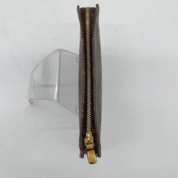 Louis Vuitton  Monogram Pouch With Box - Picture 4 of 13